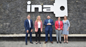 GOVET Projektleiterin J.Olesen mit Juan Alfáro, Geschäftsführer von INA, und weiteren Mitgliedern der Regionaldirektionen