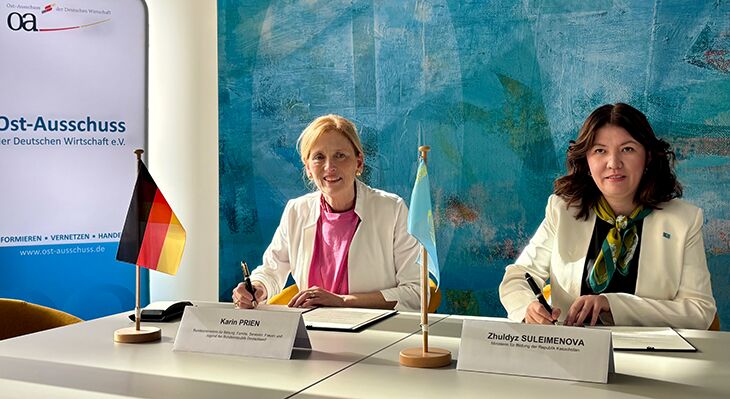 Bundesbildungsministerin Karin Prien und Kasachstans Bildungsministerin Zhuldyz Suleimenova