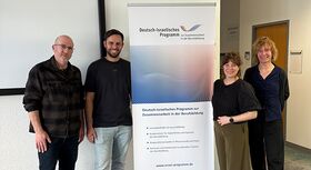 Guy Haberfeld, Rotem Abramov zusammen mit dem Team vom Israel-Programm 